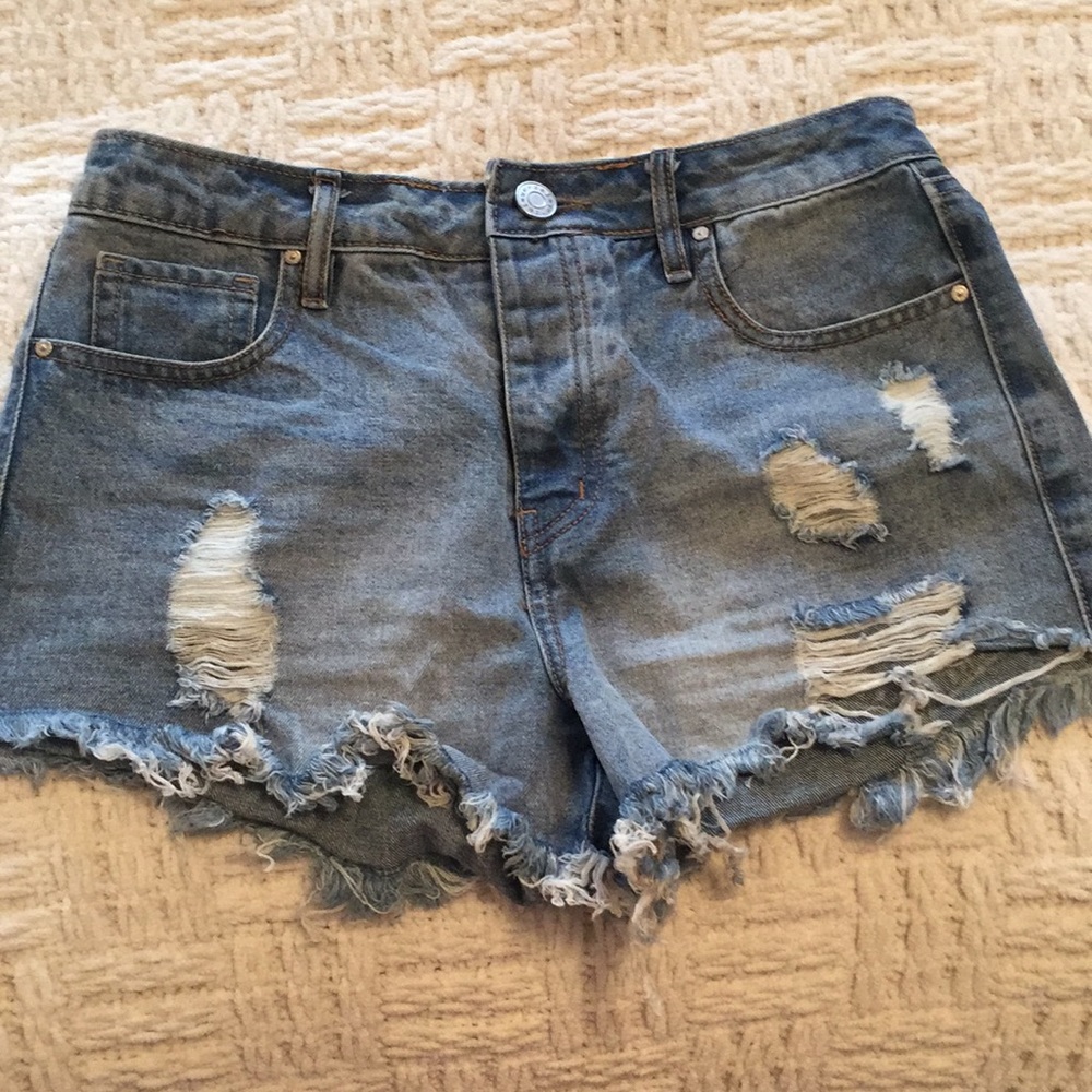 NEVER WORN Cutoff Shorts